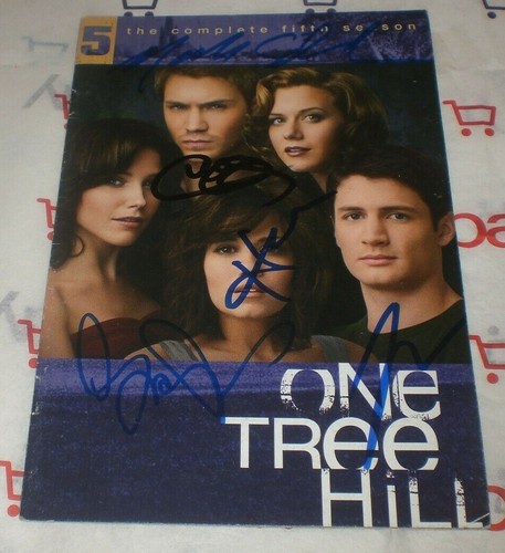 One tree hill cast firmato - one,